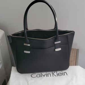 Calvin Klein Tote w/Dust Bag *Mint Condition*